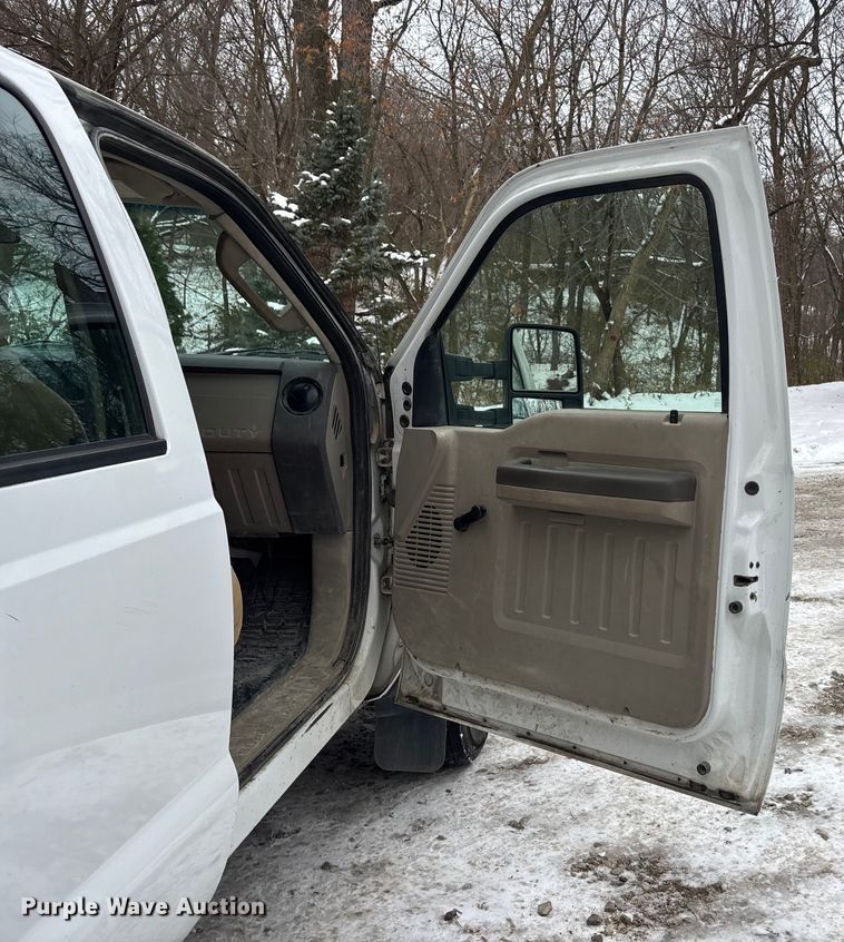 image for item FG1504 2008 Ford F550 Super Duty utility / service truck