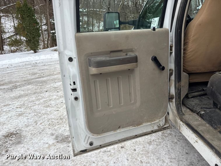 image for item FG1504 2008 Ford F550 Super Duty utility / service truck