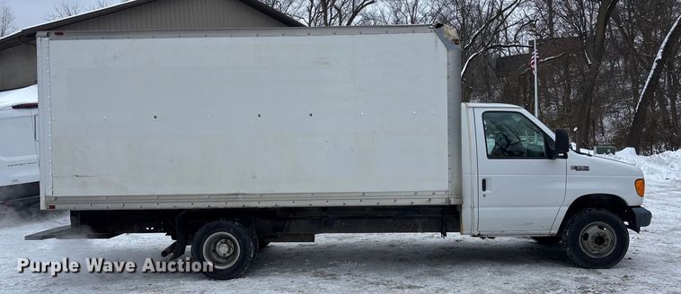 image for item FG1505 2005 Ford E350 box truck