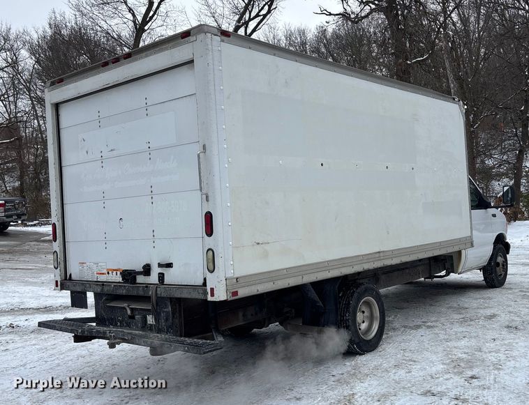 image for item FG1505 2005 Ford E350 box truck