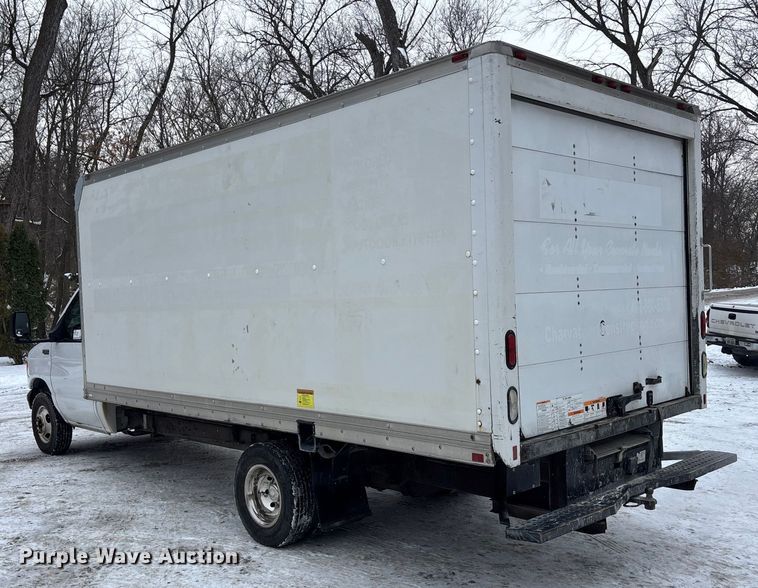 image for item FG1505 2005 Ford E350 box truck