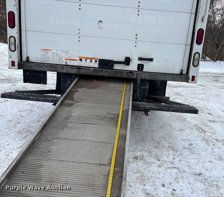 image for item FG1505 2005 Ford E350 box truck