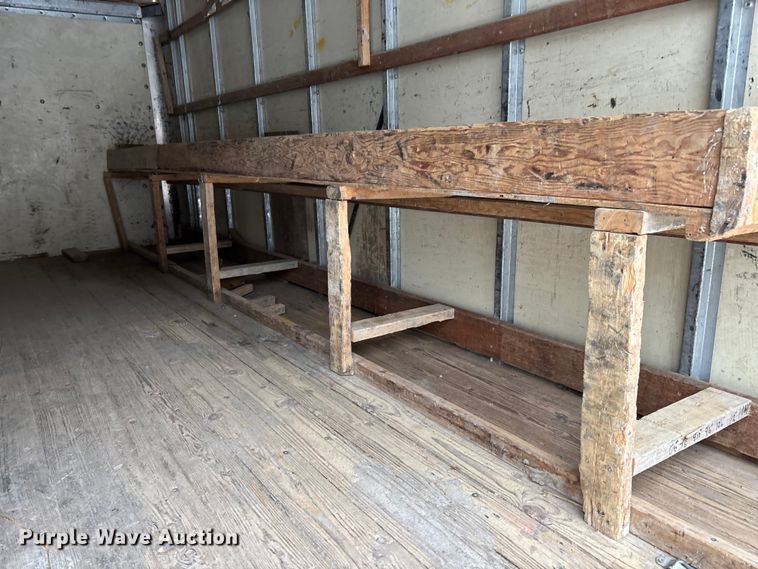 image for item FG1505 2005 Ford E350 box truck