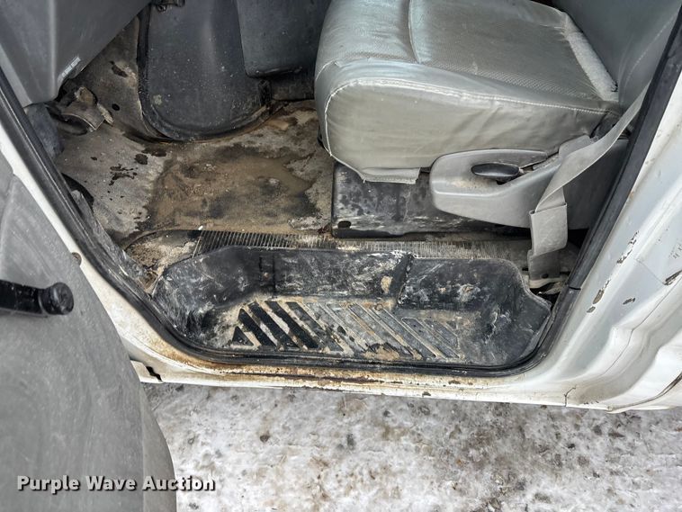 image for item FG1505 2005 Ford E350 box truck