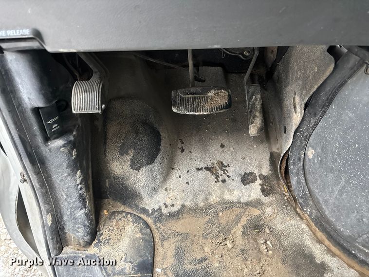 image for item FG1505 2005 Ford E350 box truck