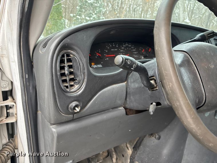 image for item FG1505 2005 Ford E350 box truck