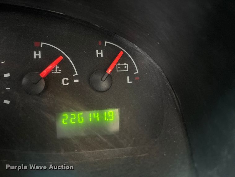 image for item FG1505 2005 Ford E350 box truck