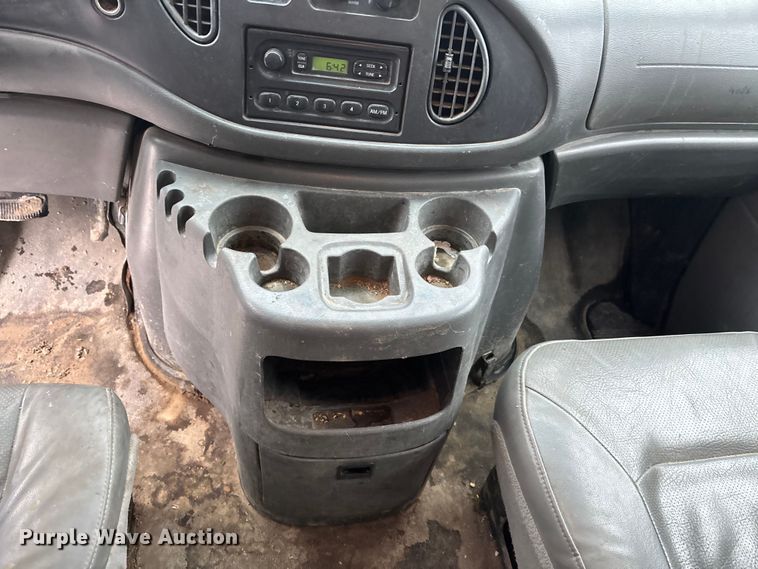 image for item FG1505 2005 Ford E350 box truck