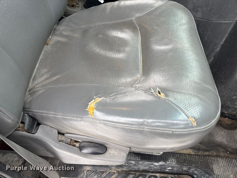 image for item FG1505 2005 Ford E350 box truck