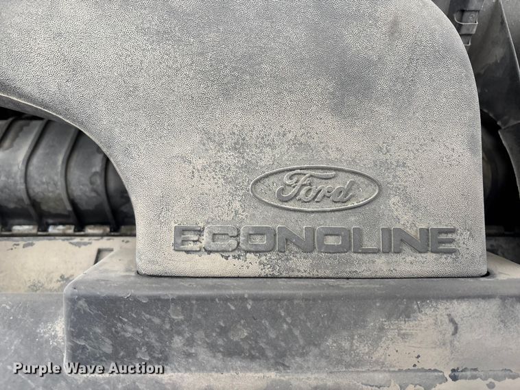 image for item FG1505 2005 Ford E350 box truck