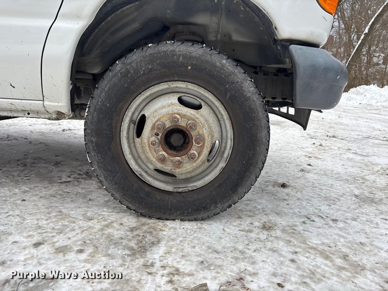 image for item FG1505 2005 Ford E350 box truck