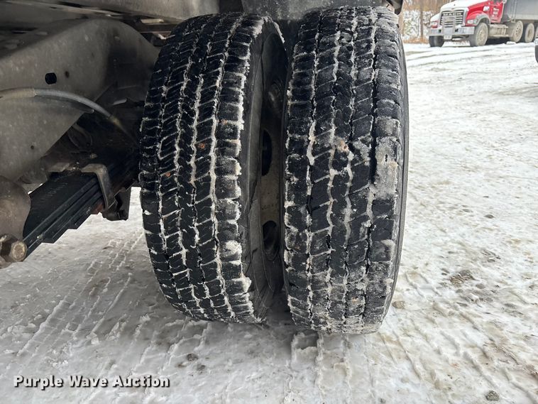 image for item FG1505 2005 Ford E350 box truck