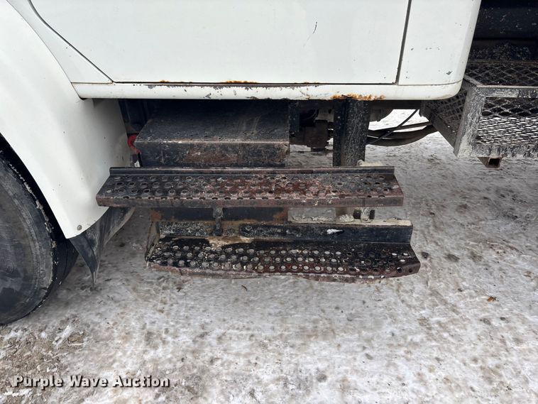 image for item FG1506 1996 International 4700 dump truck