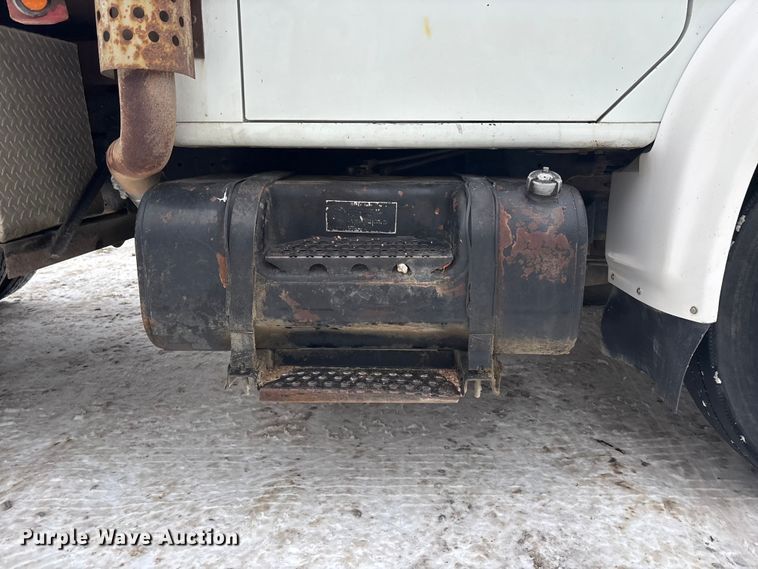 image for item FG1506 1996 International 4700 dump truck