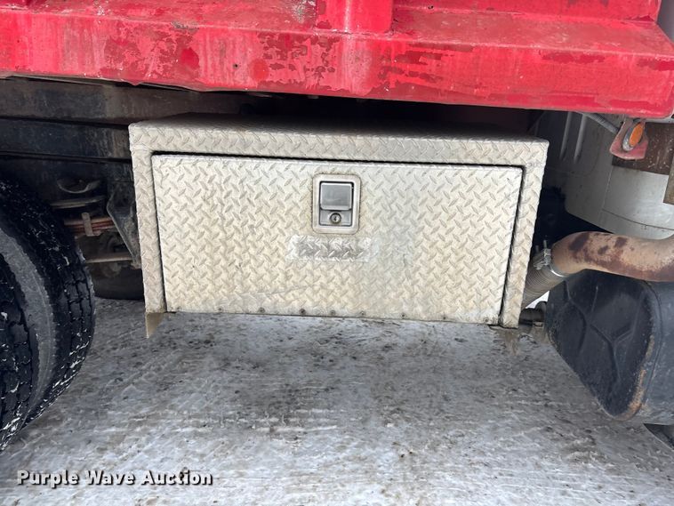 image for item FG1506 1996 International 4700 dump truck