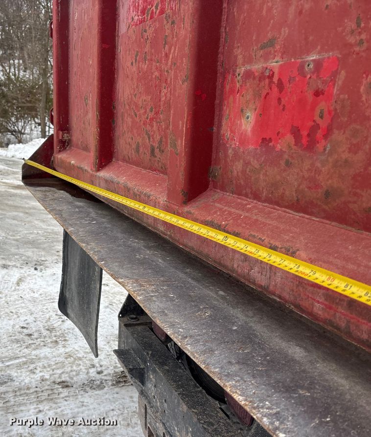 image for item FG1506 1996 International 4700 dump truck