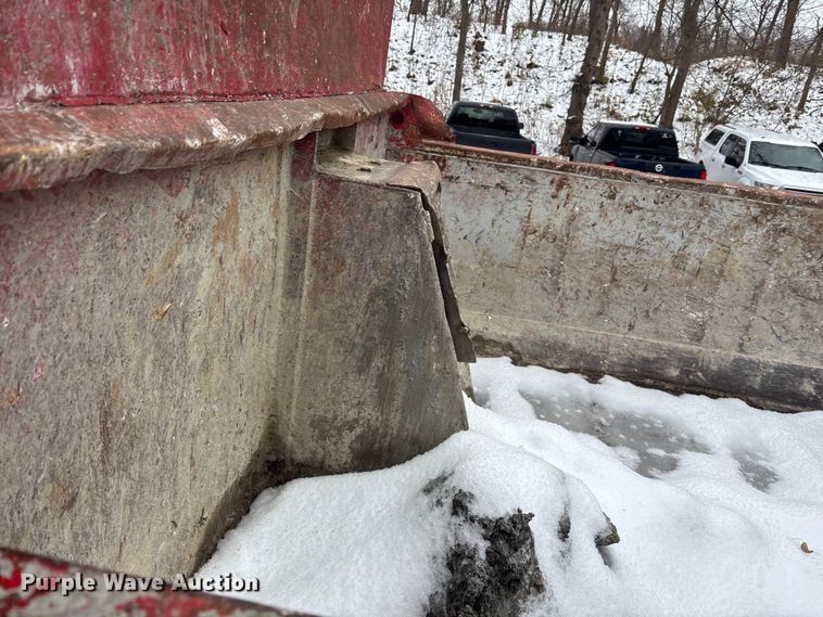 image for item FG1506 1996 International 4700 dump truck