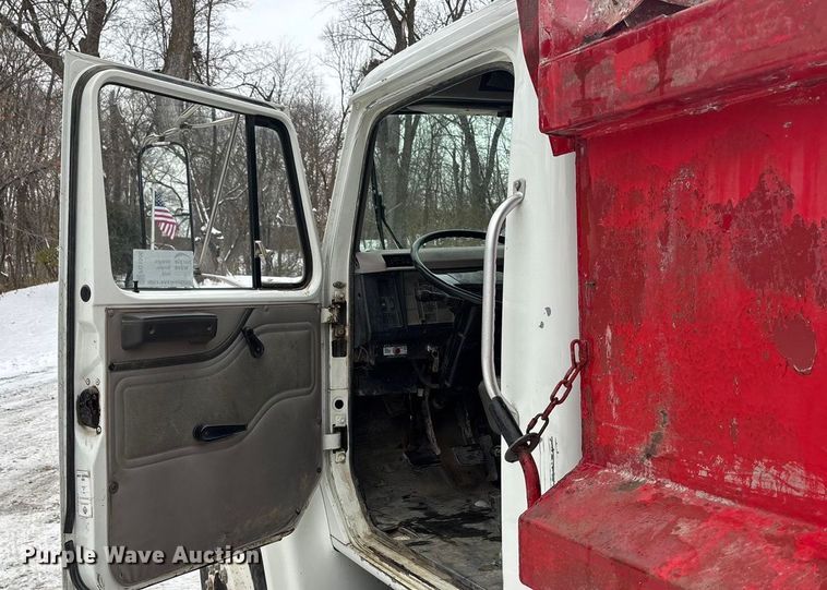 image for item FG1506 1996 International 4700 dump truck