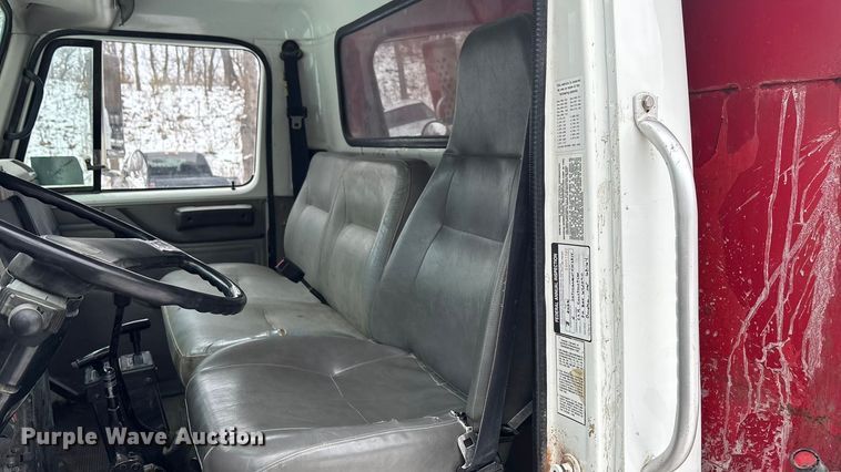 image for item FG1506 1996 International 4700 dump truck