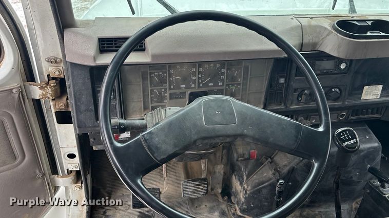 image for item FG1506 1996 International 4700 dump truck