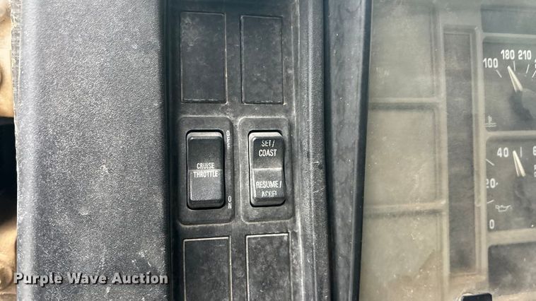 image for item FG1506 1996 International 4700 dump truck