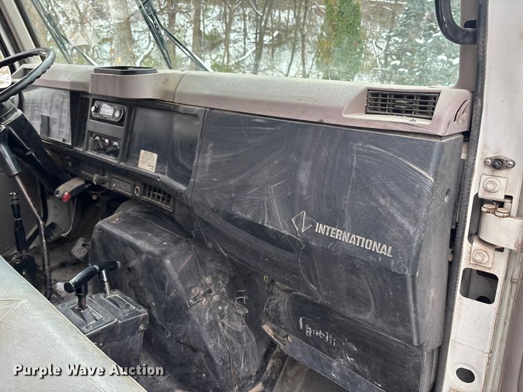 image for item FG1506 1996 International 4700 dump truck