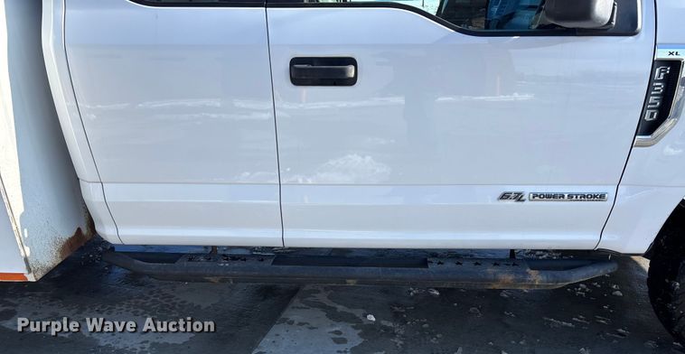 image for item FG1507 2017 Ford F350 SuperCab utility bed pickup truck