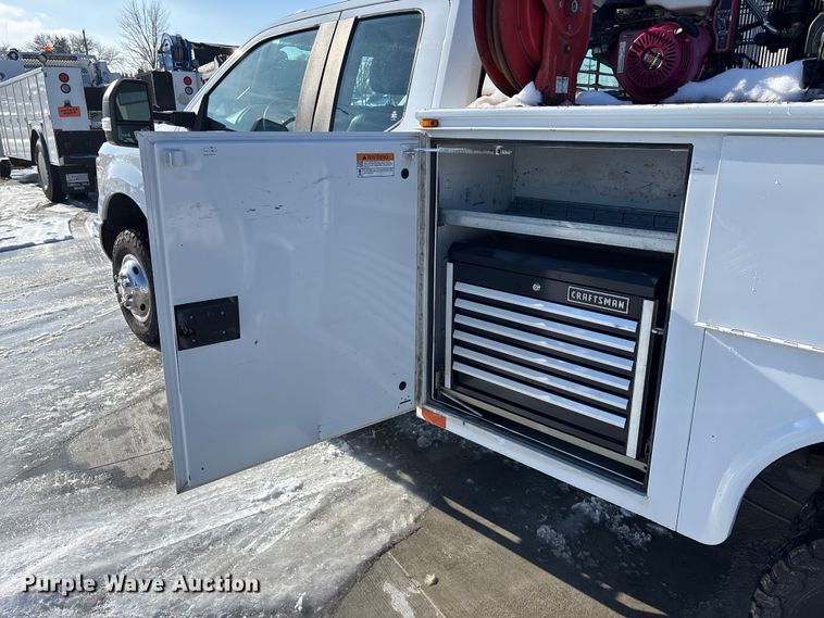 image for item FG1507 2017 Ford F350 SuperCab utility bed pickup truck