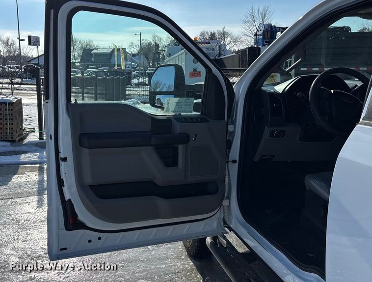 image for item FG1507 2017 Ford F350 SuperCab utility bed pickup truck