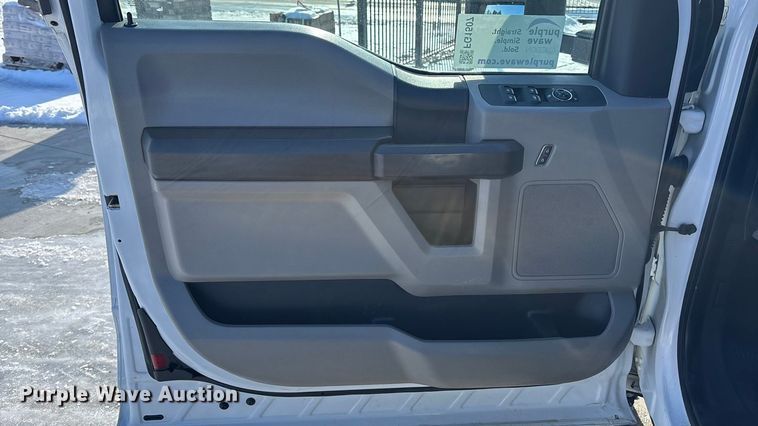 image for item FG1507 2017 Ford F350 SuperCab utility bed pickup truck