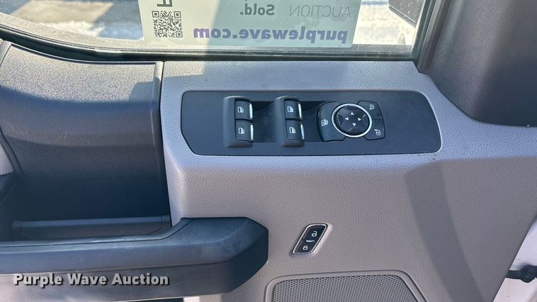 image for item FG1507 2017 Ford F350 SuperCab utility bed pickup truck