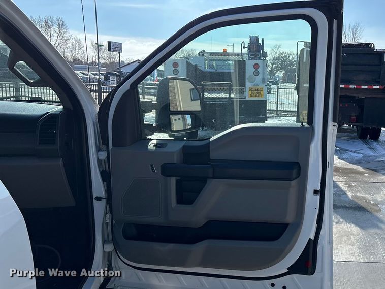 image for item FG1507 2017 Ford F350 SuperCab utility bed pickup truck