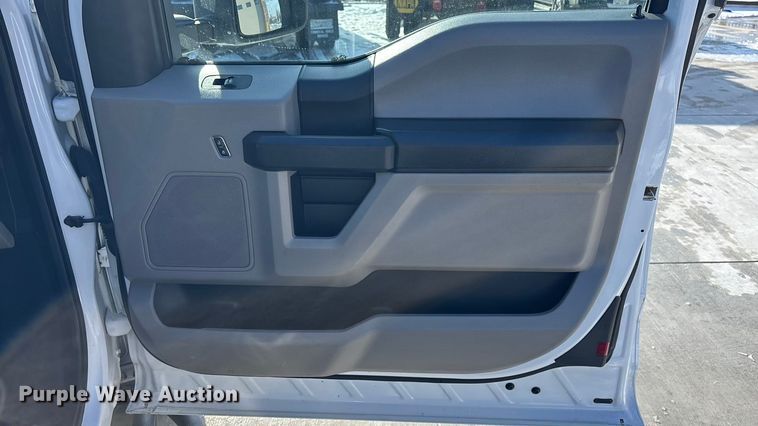 image for item FG1507 2017 Ford F350 SuperCab utility bed pickup truck