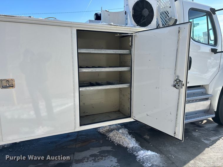 image for item FG1508 2011 Freightliner Business Class M2 utility / service truck