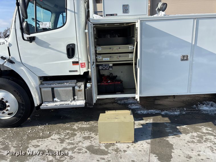 image for item FG1508 2011 Freightliner Business Class M2 utility / service truck