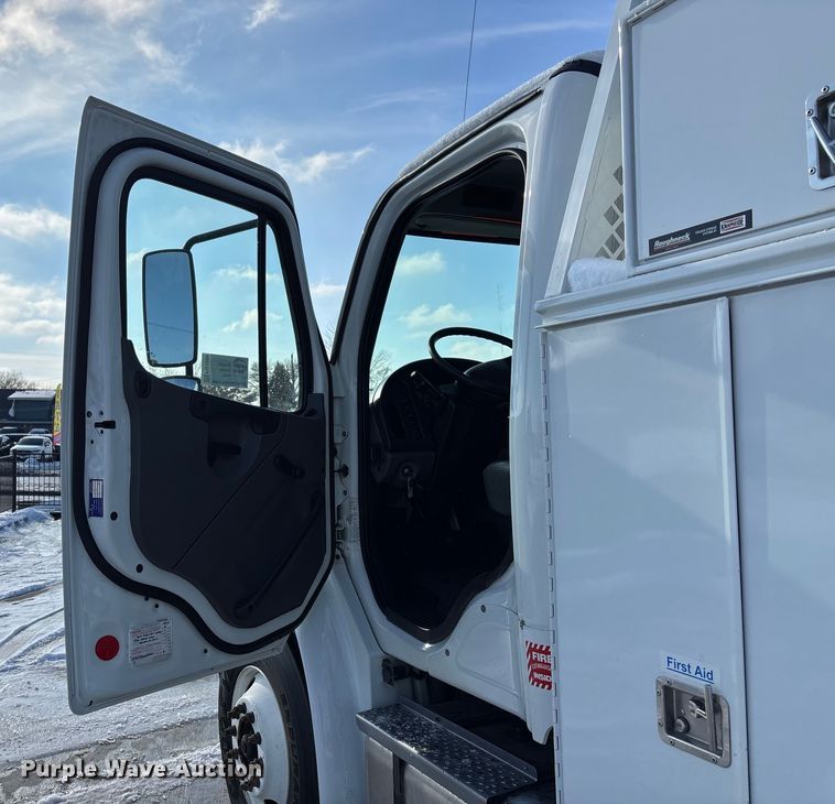 image for item FG1508 2011 Freightliner Business Class M2 utility / service truck