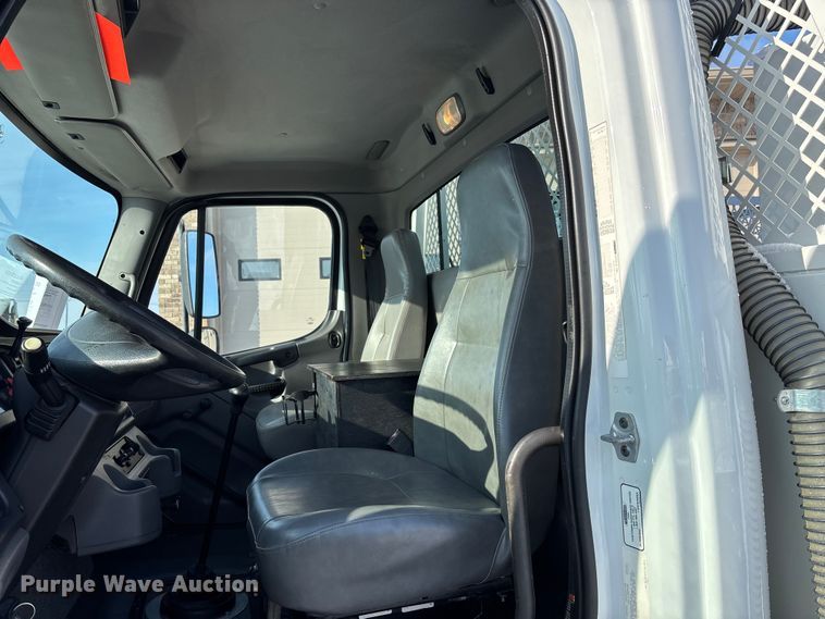 image for item FG1508 2011 Freightliner Business Class M2 utility / service truck