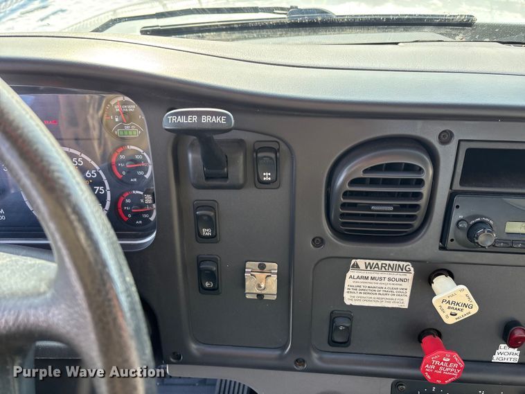 image for item FG1508 2011 Freightliner Business Class M2 utility / service truck