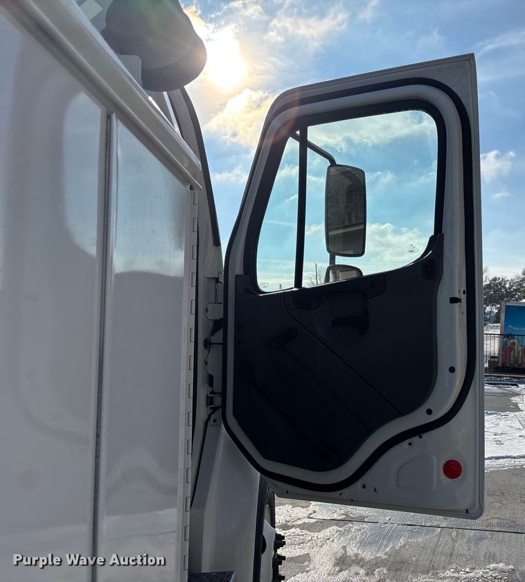 image for item FG1508 2011 Freightliner Business Class M2 utility / service truck