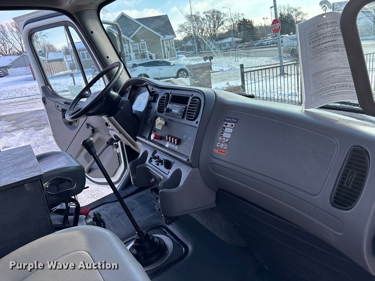 image for item FG1508 2011 Freightliner Business Class M2 utility / service truck