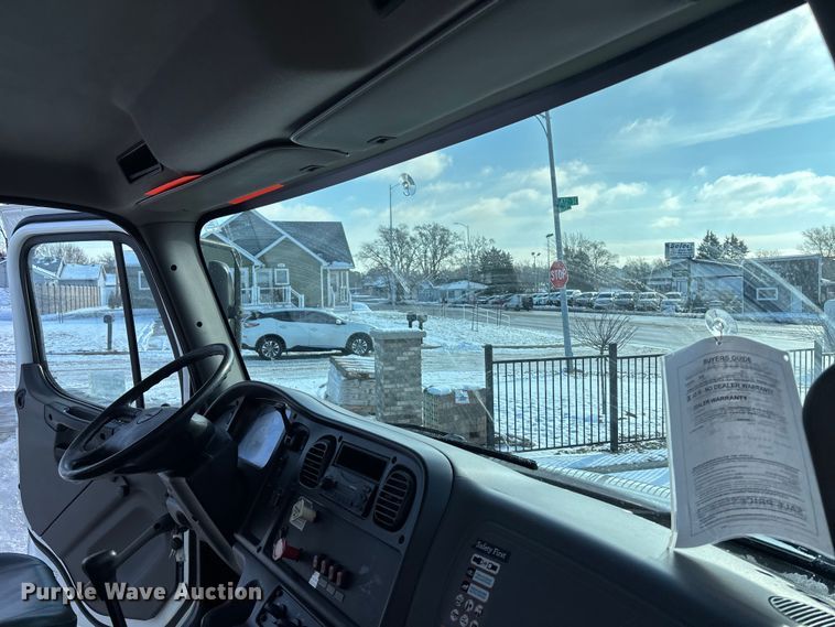 image for item FG1508 2011 Freightliner Business Class M2 utility / service truck