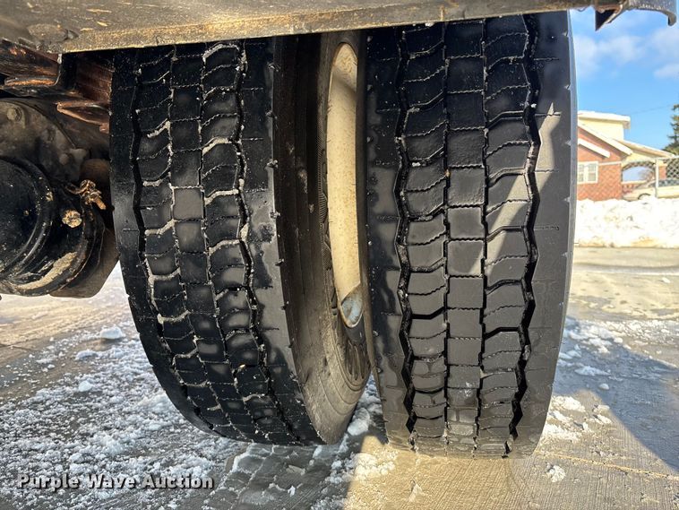 image for item FG1508 2011 Freightliner Business Class M2 utility / service truck