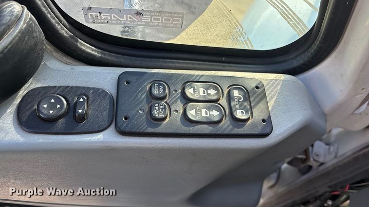 image for item FG1530 2007 International RX  Crew Cab truck