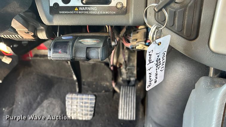 image for item FG1530 2007 International RX  Crew Cab truck