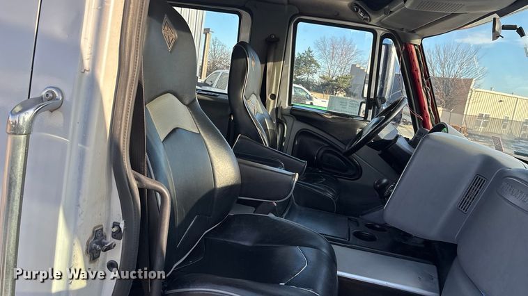 image for item FG1530 2007 International RX  Crew Cab truck