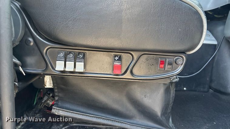 image for item FG1530 2007 International RX  Crew Cab truck