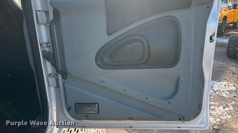 image for item FG1530 2007 International RX  Crew Cab truck