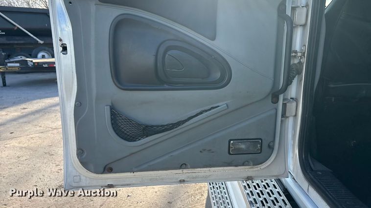 image for item FG1530 2007 International RX  Crew Cab truck