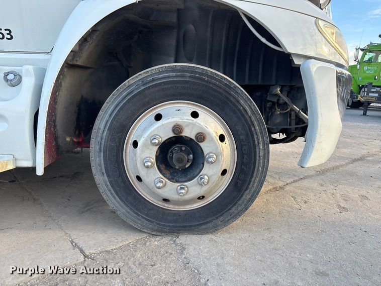 image for item FG1530 2007 International RX  Crew Cab truck