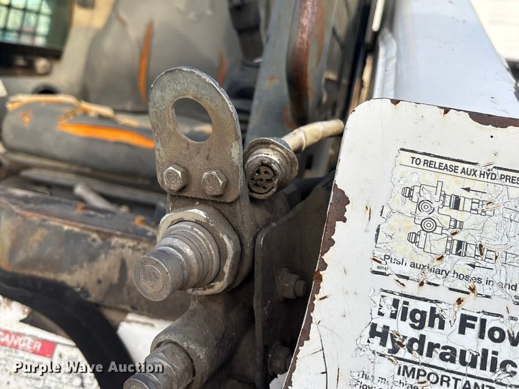 image for item FG1532 2006 Bobcat S250 skid steer loader